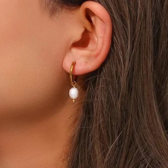 New 18K Gold Fresh Water Pearl Hoop Earrings, NICE EARRINGS, CUTE EARRINGS - Picture 2 of 7